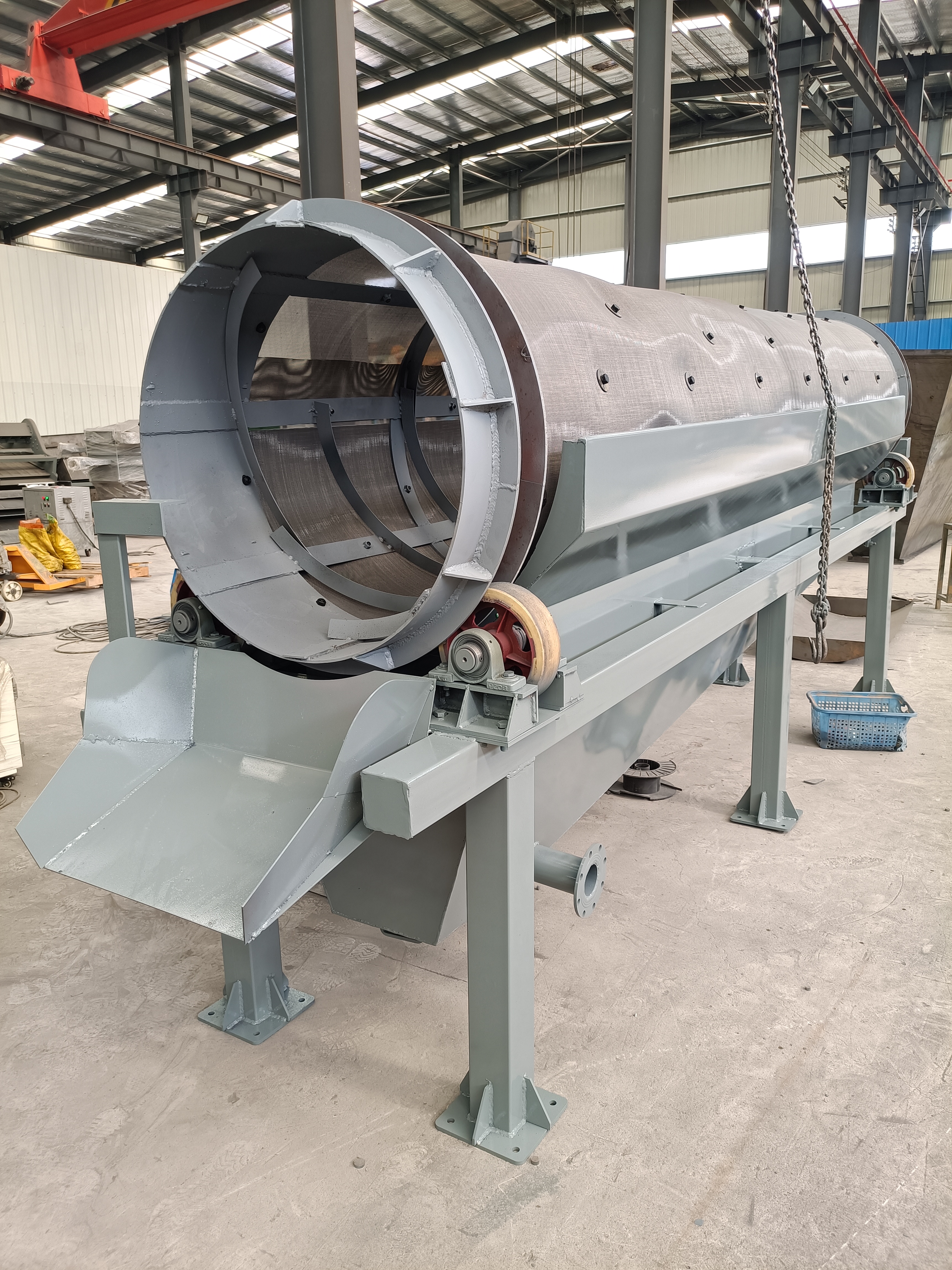 無軸滾筒篩帶水洗的性能特點(diǎn) 無軸滾筒篩帶水洗的性能特點(diǎn)